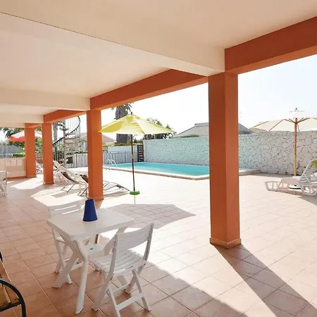 Apt, 4 * Punta Secca